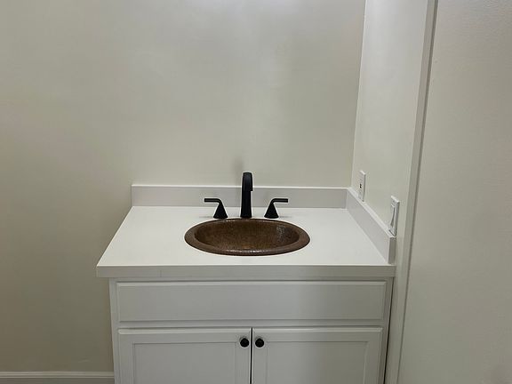Bath vanity sink