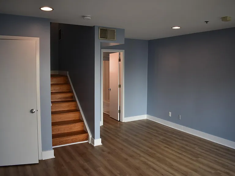 2079 Atherton Heights Ln — Photo 8