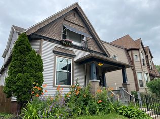 2762A N Oakland Ave, Milwaukee, WI 53211