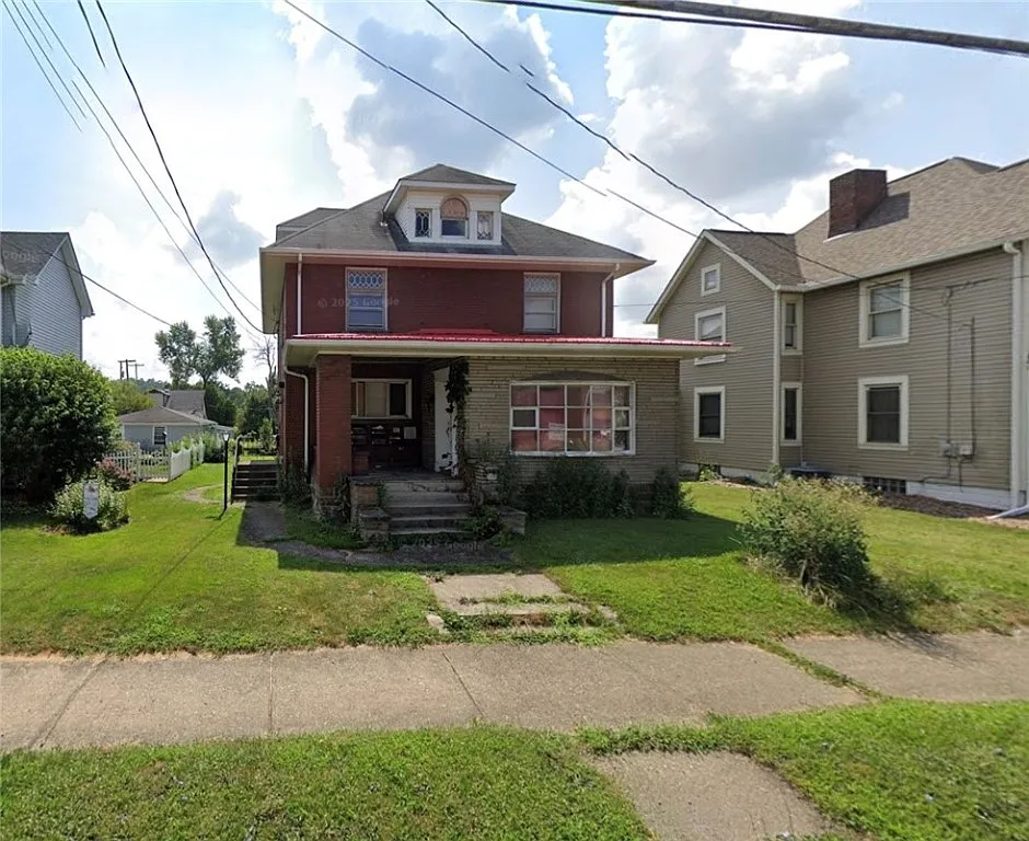 216 E Pike St photo 1