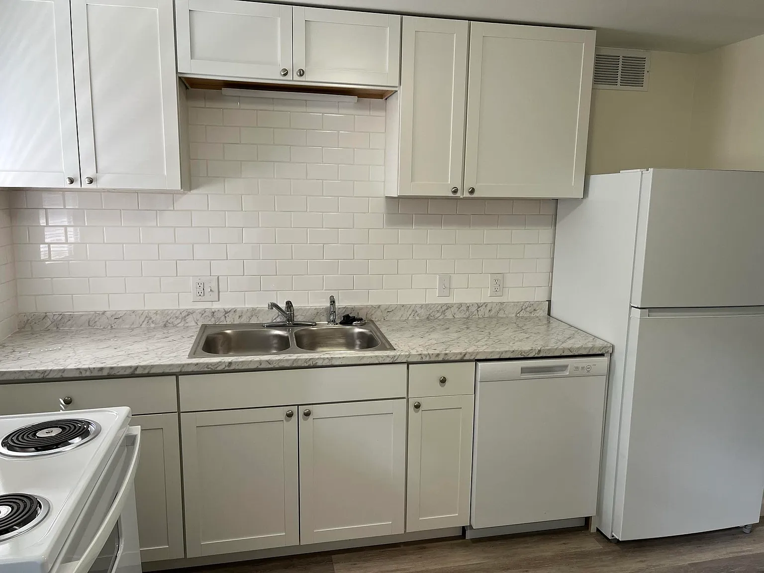 2 bed, 700 sqft, $1,025 — Photo 3