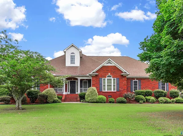 2010 Red Oak Ln NE, Arab, AL 35016