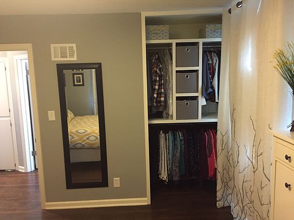 Bedroom 1 - closet