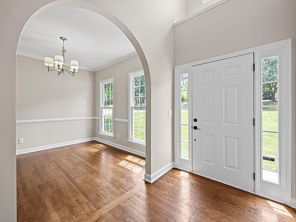 3rd image of 1700 Park Ridge Way
