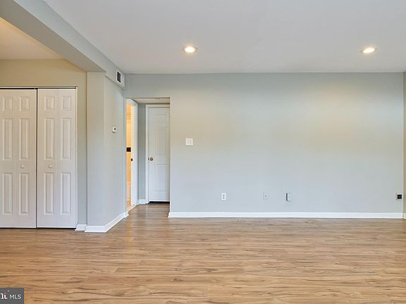 4th image of 156 Haycock Rd Unit A-6