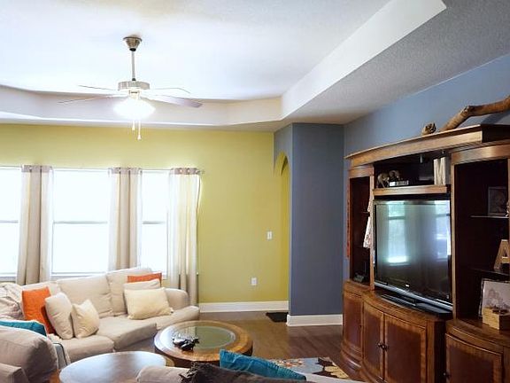 3rd image of 104 Traverse Ln