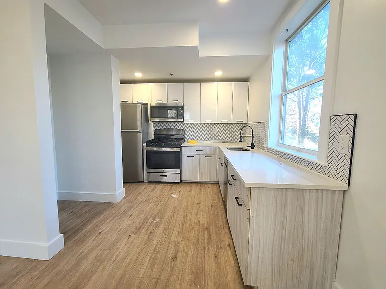 205 Mount Vernon Ave #405 — Photo 4