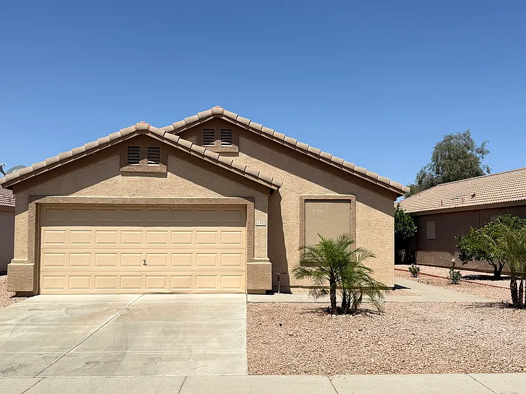 11402 W Hutton Dr — Photo 1