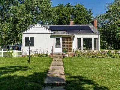 255 S 2nd St, Capron, IL, 61012