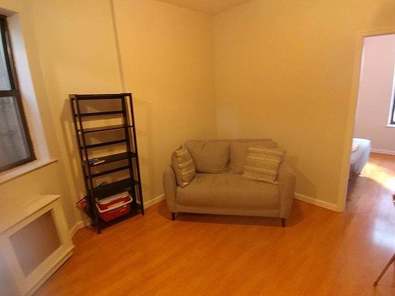 4th image of 77 Mulberry St #7