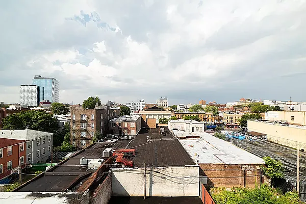 Rented by YHT Management Inc. | media 32