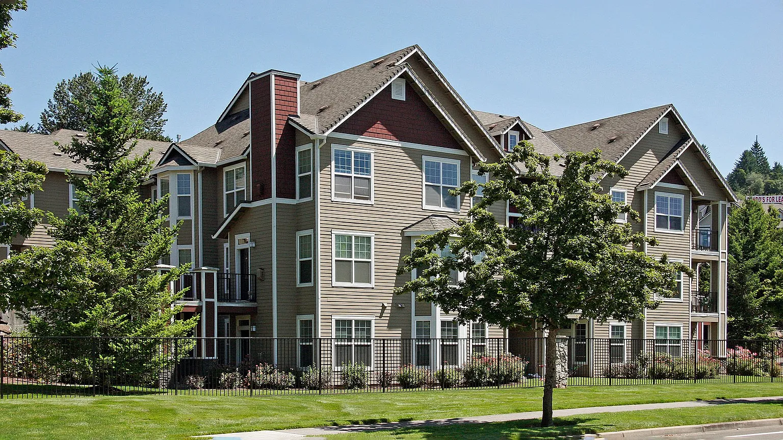 400 Springtree Ln #220 photo 1