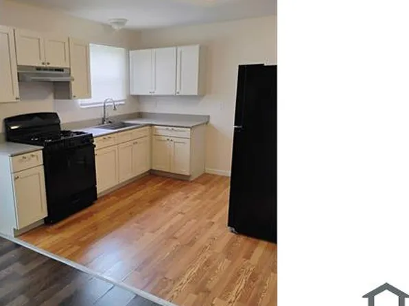 10102 Castle Dr, Saint Louis, MO 63136