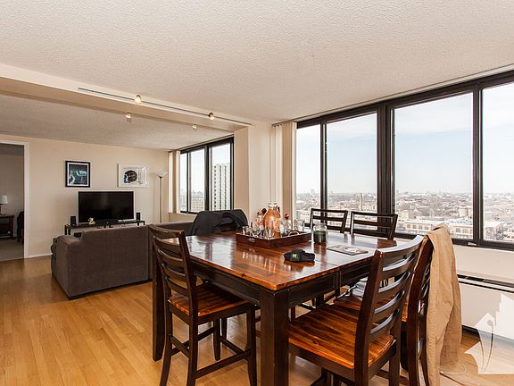 4th image of 2754 N Hampden Ct APT 1403
