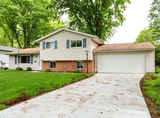 28574 Elder Dr, North Olmsted, OH 44070