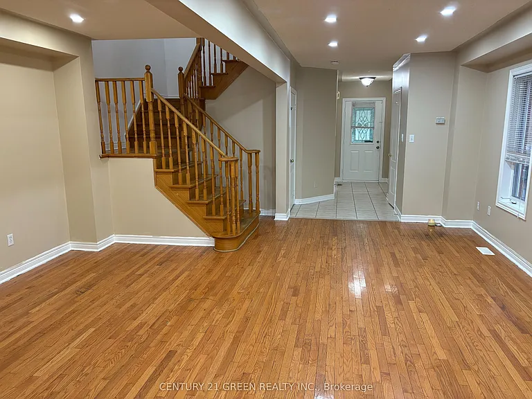 598 Dolly Bird Ln #UPPER — Photo 6