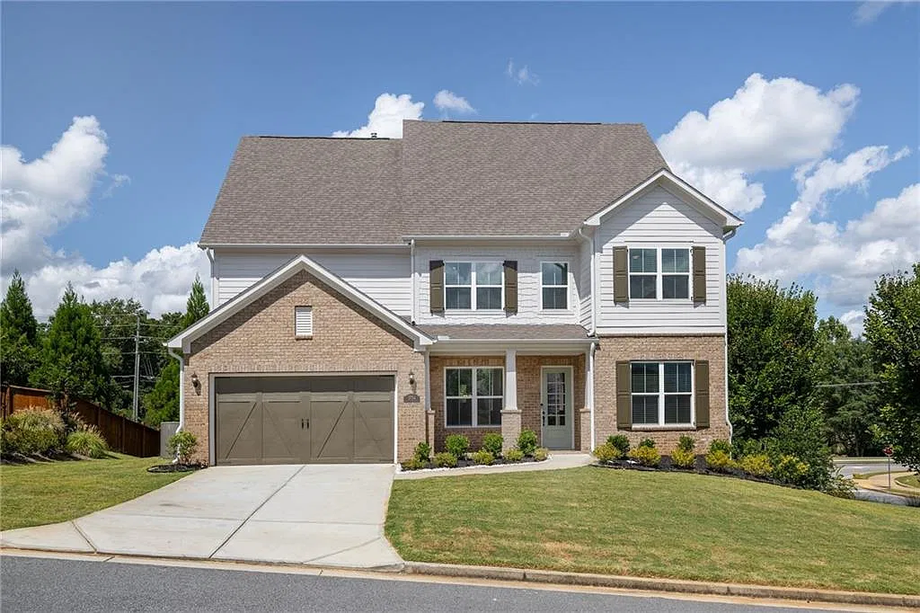 4 bed, 3.0 bath, 3531 sqft, $4,250 — Photo 2