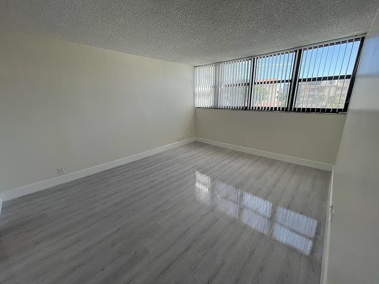 336 Golfview Rd #309 — Photo 13