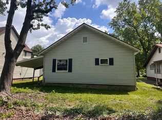 204 S 10th St, Herrin, IL 62948