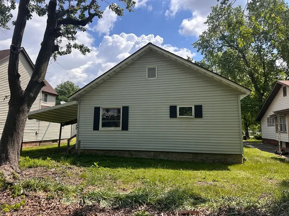 204 S 10th St, Herrin, IL 62948