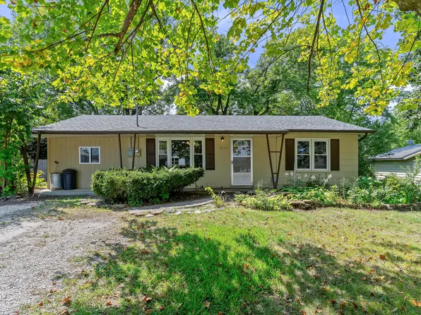 1013 N Albany Avenue, Bolivar, MO 65613