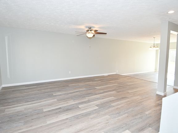 4th image of 3006 Horse Hill West Dr