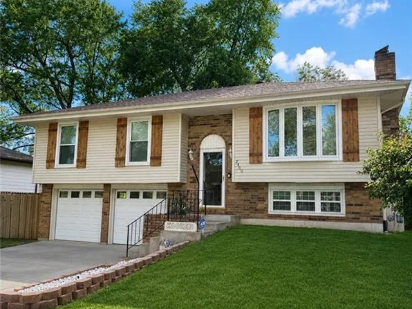 2400 S 16th Ter, Leavenworth, KS 66048