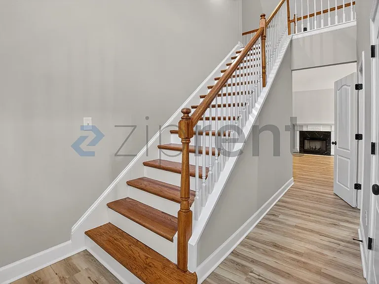 4584 Garden City Dr — Photo 8