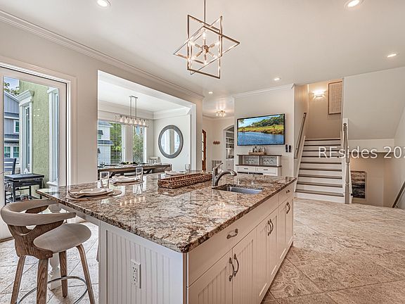 4th image of 90 Sandcastle Ct
