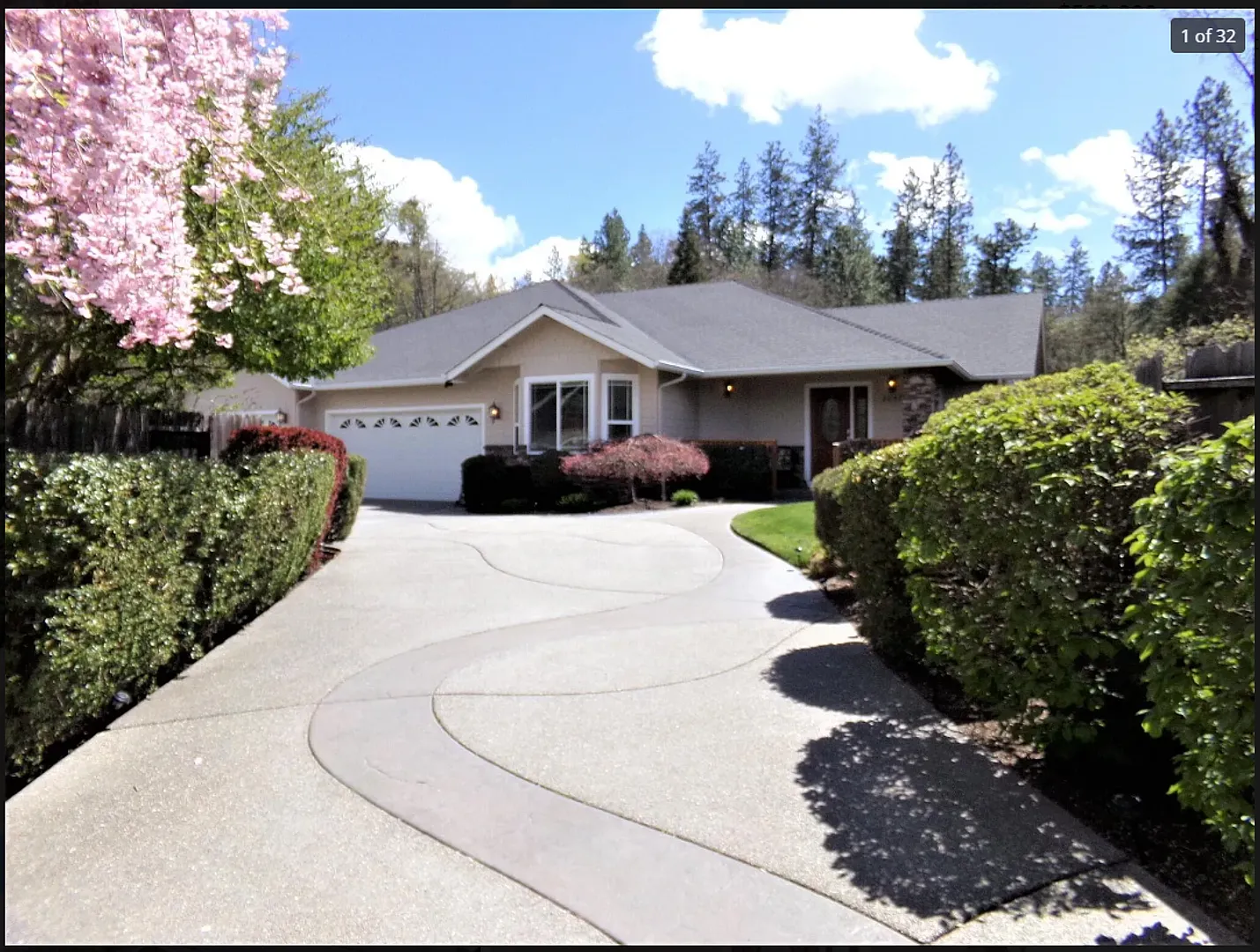 3 bed 2 bath Home for Rent in Grants Pass — Photo 1