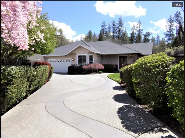 2037 SE Marlen Dr, Grants Pass, OR 97527