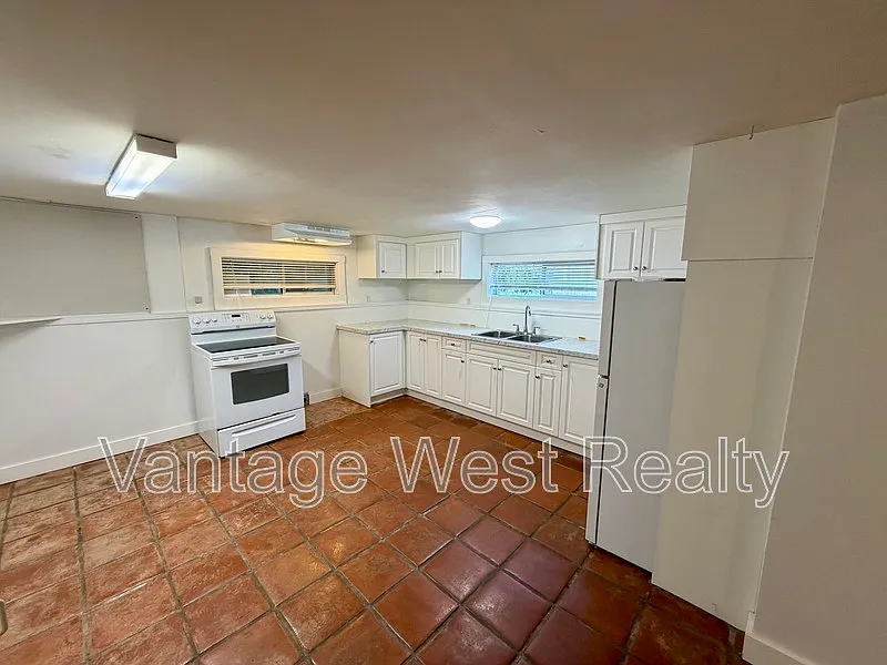 2 bed, 1.0 bath, 800 sqft, $1,475 — Photo 2