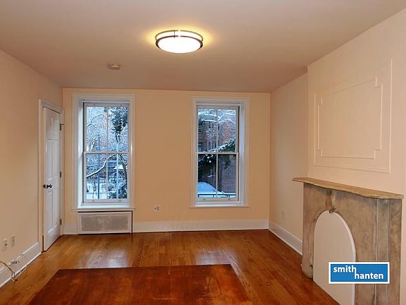 4th image of 143 Wyckoff St #2