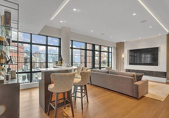 4th image of 150 Charles St #8SC
