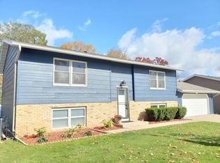 727 36th St SW, Rochester, MN 55902