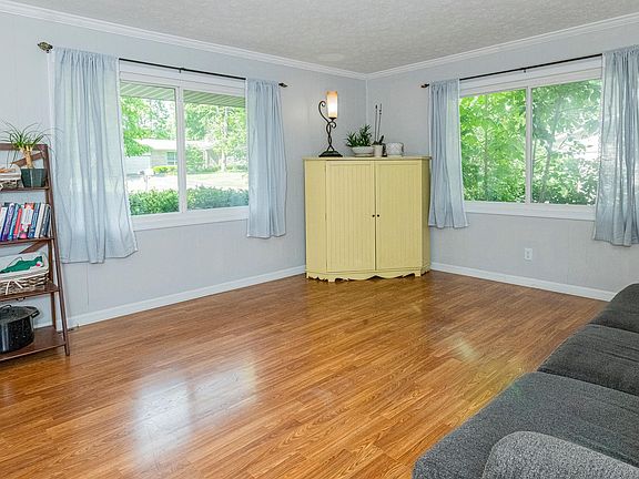 5th image of 3747 W Oak Leaf Dr