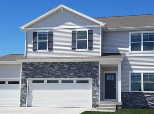 990 Spruce St, Waukee, IA 50263