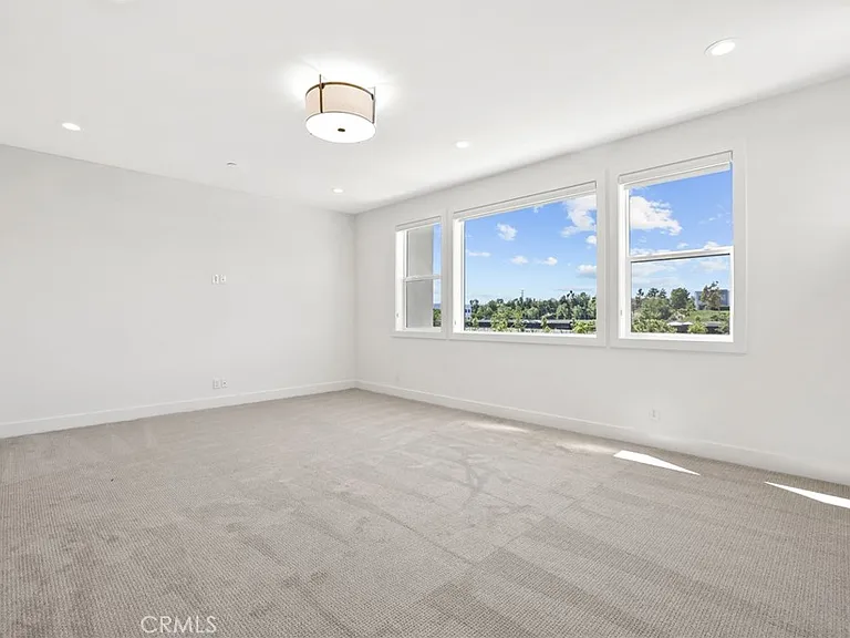 191 Hollyleaf — Photo 25