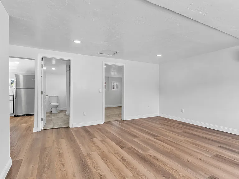 1224 Willowside Ter — Photo 6