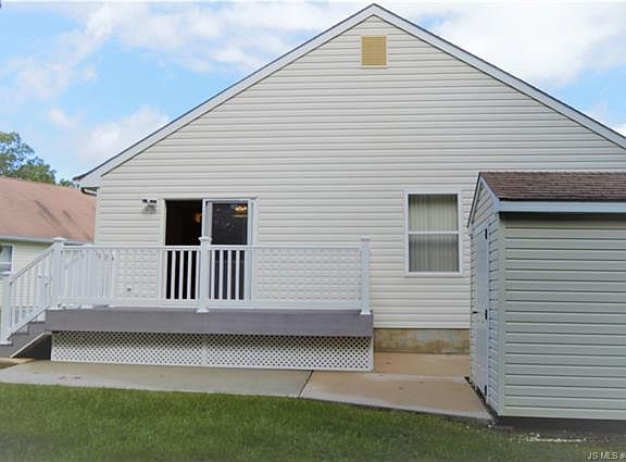 4th image of 1424 Petunia Way S