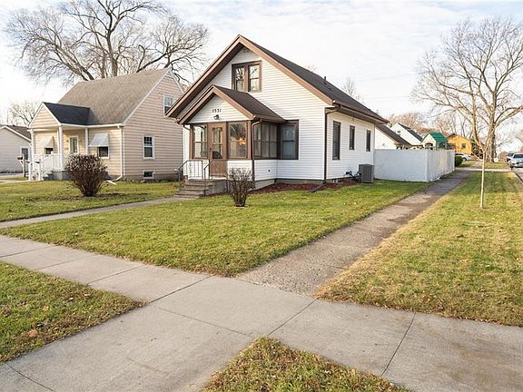 2nd image of 1531 Douglas Ave