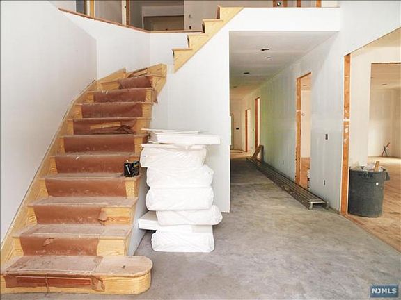 2nd image of 990 Pleasant Dr