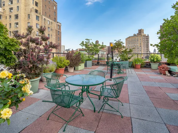 138 West 10th Street image 8 of 11