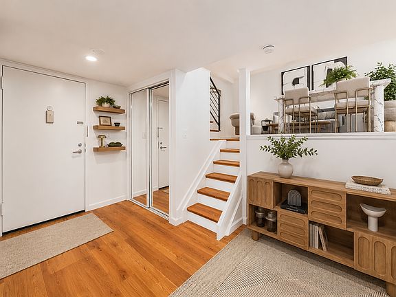 3rd image of 184 Thompson St APT 5V