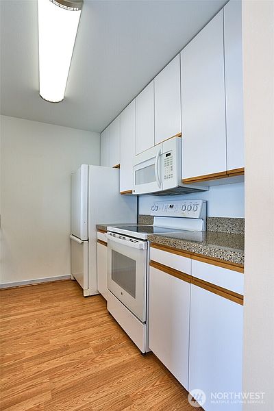 5th image of 1301 Harbor Ave SW #308