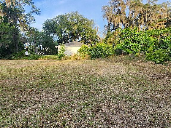 2nd image of 2030 Woodland Ave