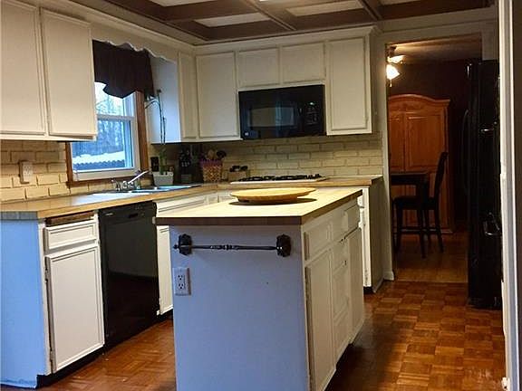 5th image of 6540 Applewood Blvd
