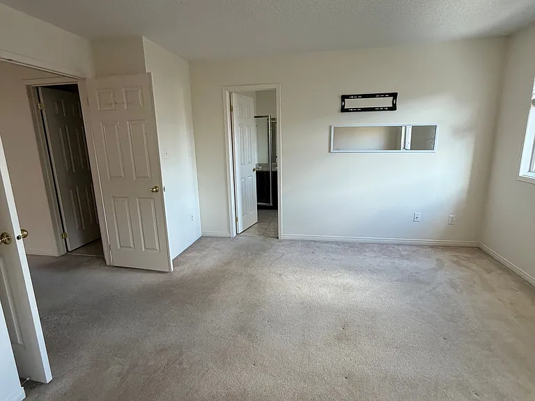 4628 Sandford Farm Dr — Photo 10