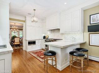 39 E Schiller St APT 3E, Chicago, IL 60610