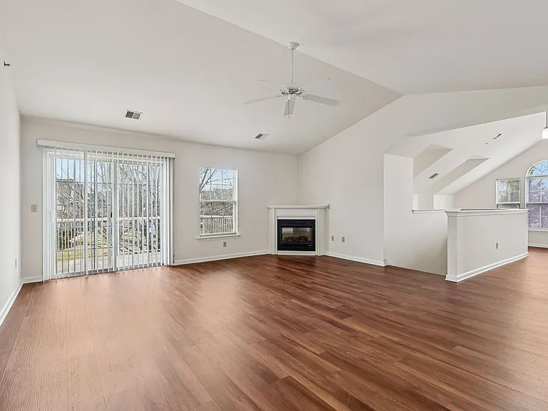 Autumn Park Apartments — Photo 61